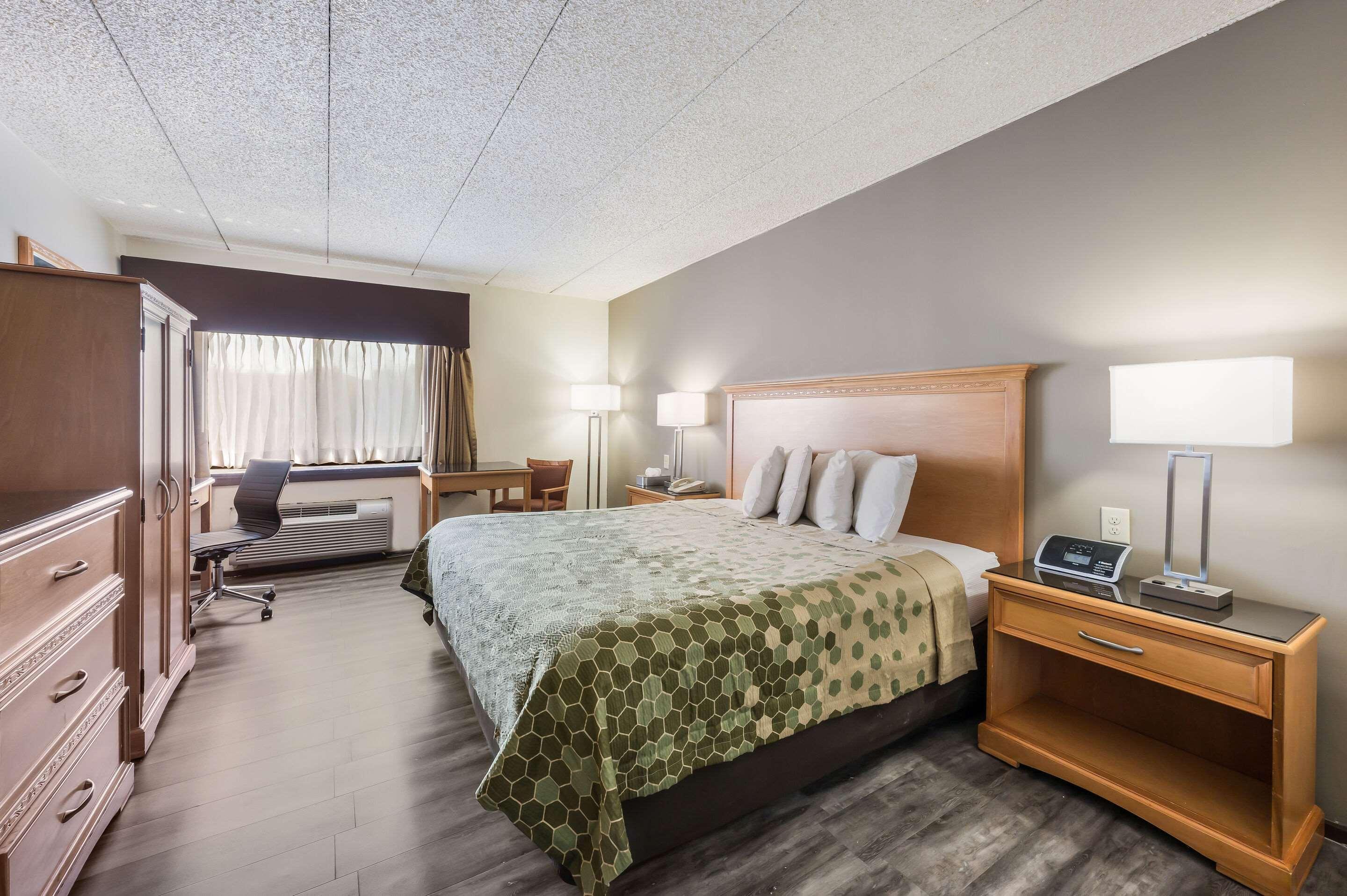 Econo Lodge Quakertown Buitenkant foto