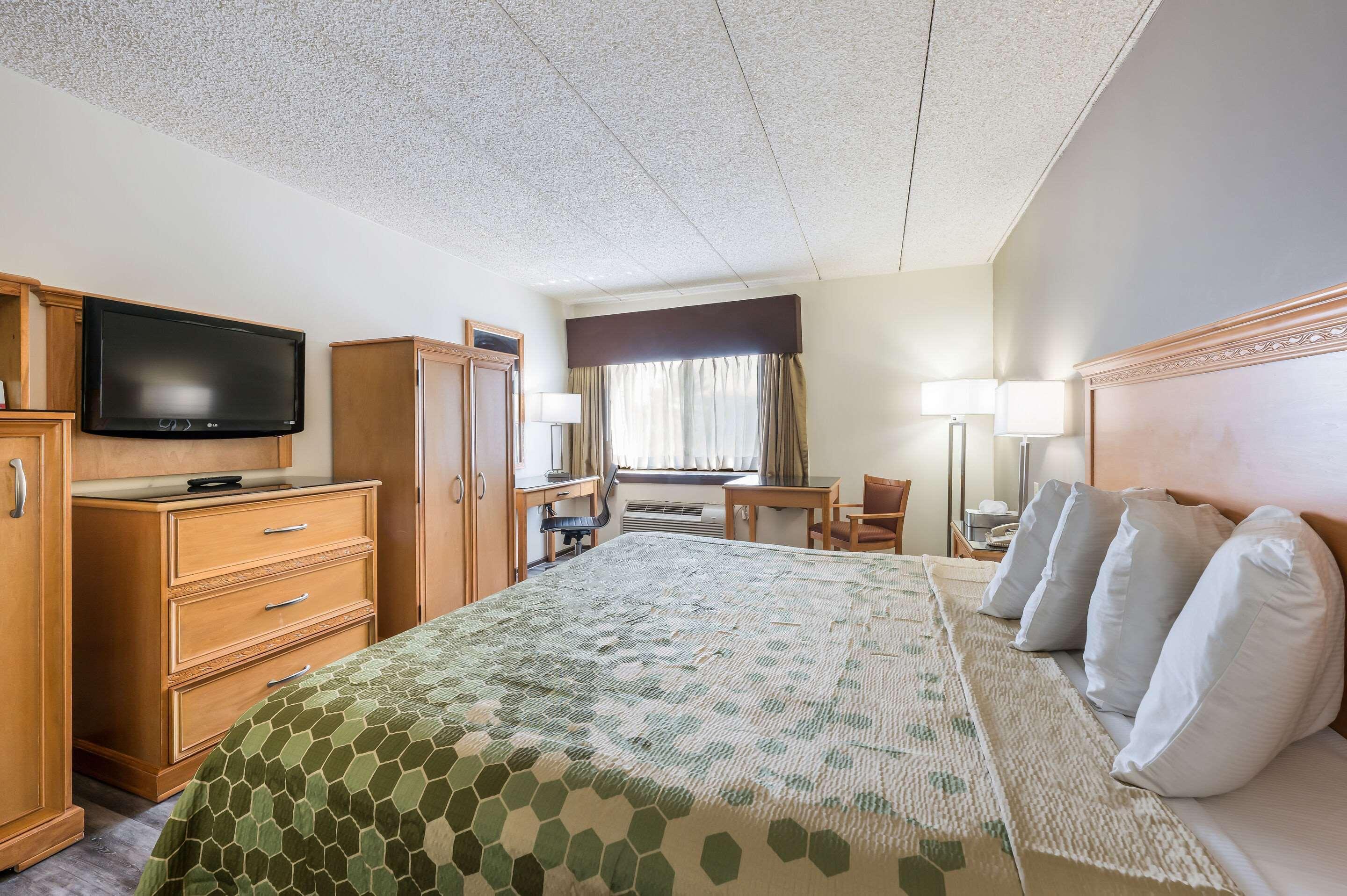 Econo Lodge Quakertown Buitenkant foto